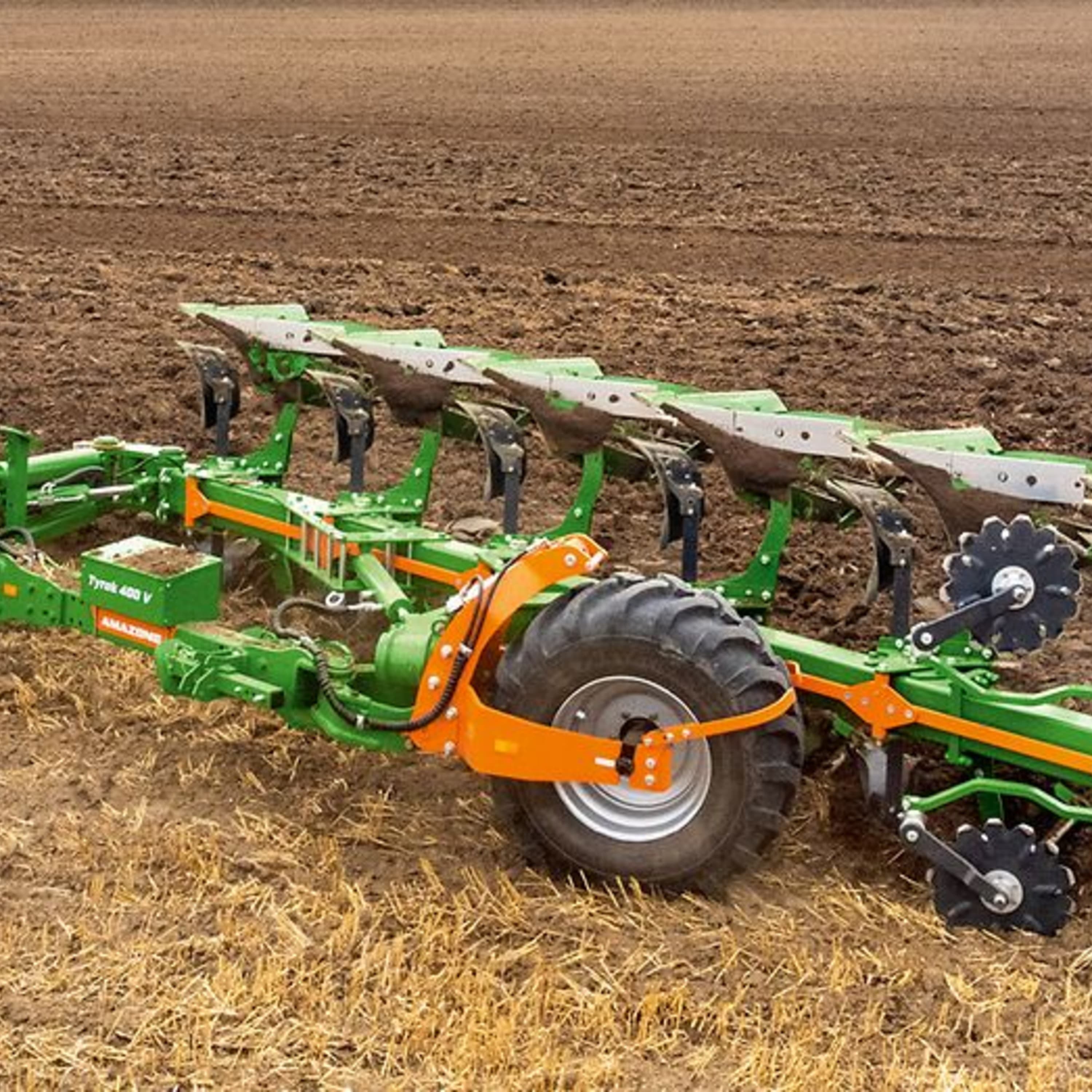 Neuer AMAZONE Aufsattel-Volldrehpflug Tyrok 400 mit 5 oder 6 Scharen